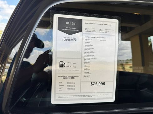 Used 2022 Toyota Tacoma SR5 RWD image 33
