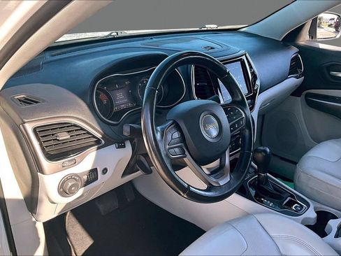 Used 2019 Jeep Cherokee Limited w/ Technology Group FWD image 13