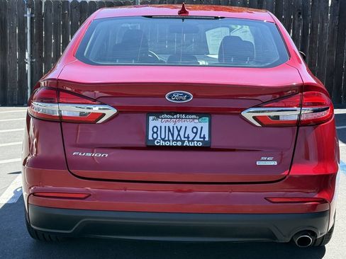 Used 2020 Ford Fusion SE FWD image 5