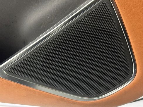 Used 2023 Jaguar F-PACE SVR image 18