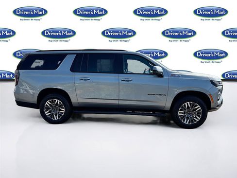 Used 2025 Chevrolet Suburban Z71 AWD/4WD image 8