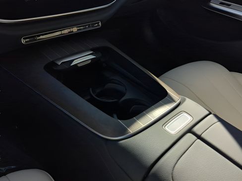 Used 2026 Mercedes-Benz E 350 Sedan image 23