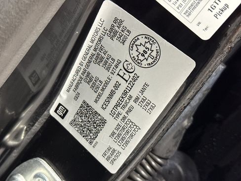 Used 2024 GMC Canyon AT4X image 41