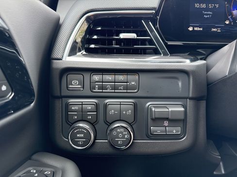 New 2026 Chevrolet Suburban RST w/ RST Capability Package AWD/4WD image 28