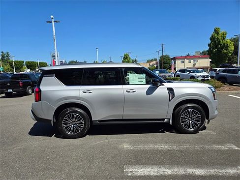 New 2025 Nissan Armada SL w/ Captain's Chari Seat Package image 4
