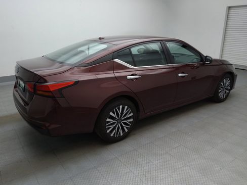 Used 2025 Nissan Altima 2.5 SV FWD image 10