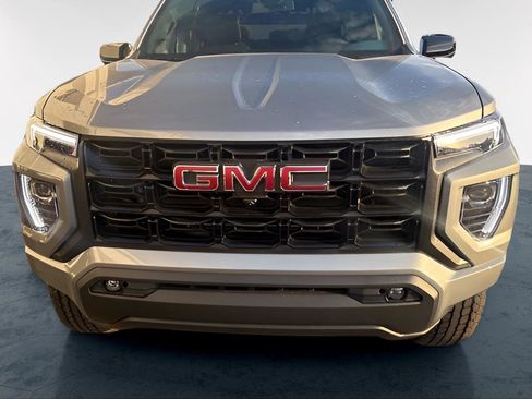 New 2026 GMC Canyon Elevation w/ Convenience Package image 2