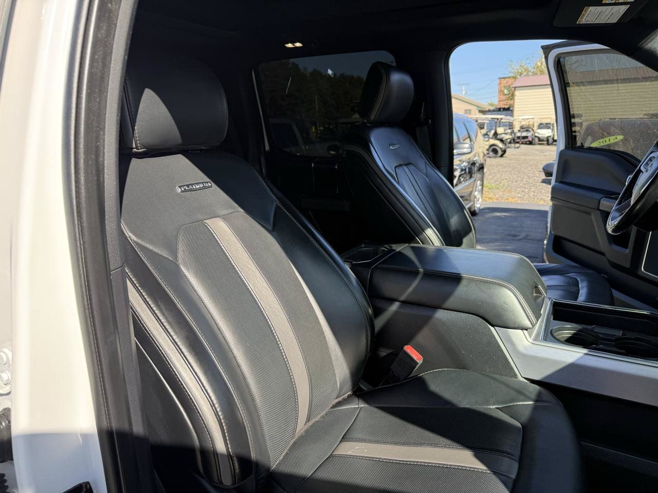 Used 2019 Ford F350 Platinum w/ Platinum Ultimate Package AWD/4WD image 25