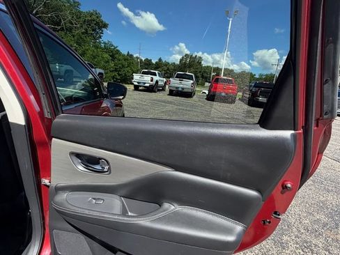 Used 2018 Nissan Murano SV AWD/4WD image 12