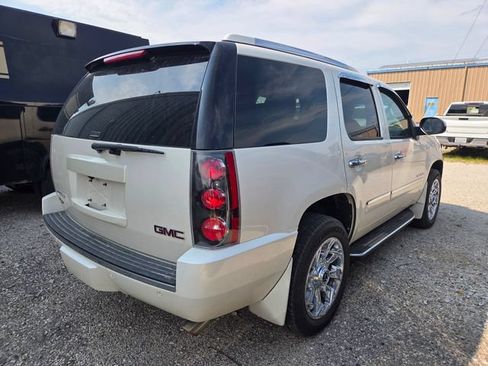 Used 2013 GMC Yukon Denali AWD/4WD image 2