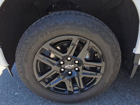 Used 2023 Chevrolet Silverado 1500 Custom AWD/4WD image 8
