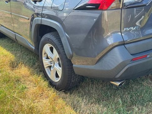 Used 2019 Toyota RAV4 XLE w/ Convenience Package AWD/4WD image 19