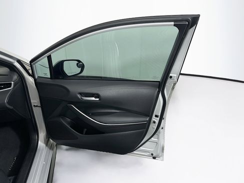 Used 2021 Toyota Corolla SE FWD image 30