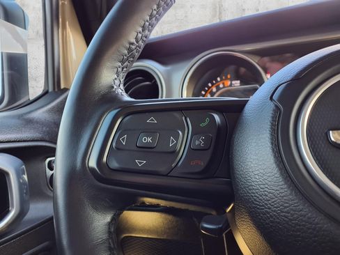 Used 2022 Jeep Gladiator Sport image 23
