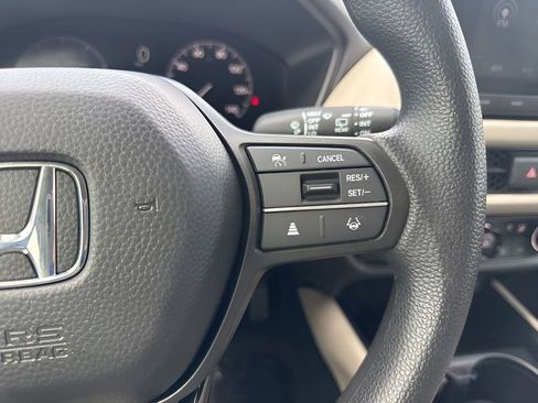 Used 2025 Honda HR-V LX image 14