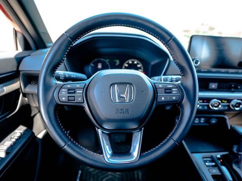 Used 2025 Honda CR-V Sport image 13