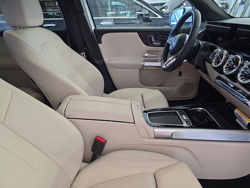 Certified 2025 Mercedes-Benz GLB 250 image 11