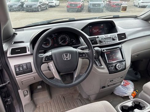 Used 2016 Honda Odyssey SE image 19