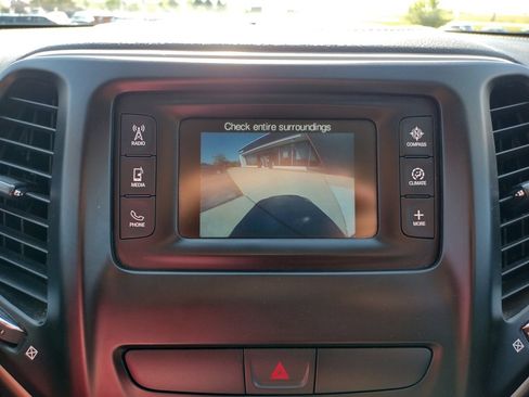 Used 2017 Jeep Cherokee Latitude w/ Cold Weather Group image 4