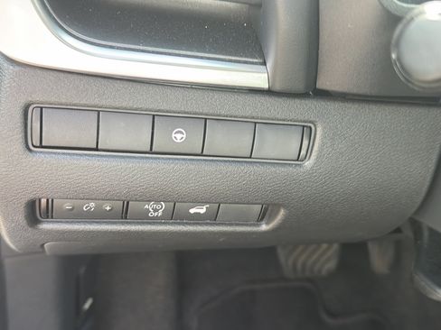 Used 2024 Nissan Rogue SV AWD/4WD image 25