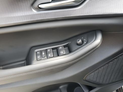 New 2025 Jeep Grand Cherokee Altitude image 28