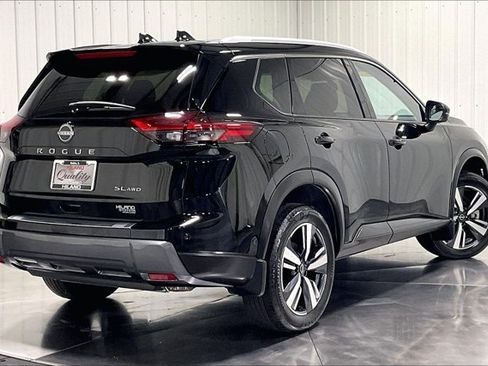 Used 2025 Nissan Rogue SL w/ Tech Package AWD/4WD image 13