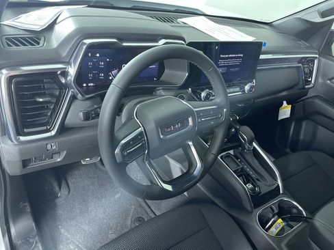 Used 2025 GMC Canyon Elevation RWD image 10