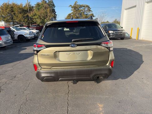 Used 2025 Subaru Forester Premium image 6