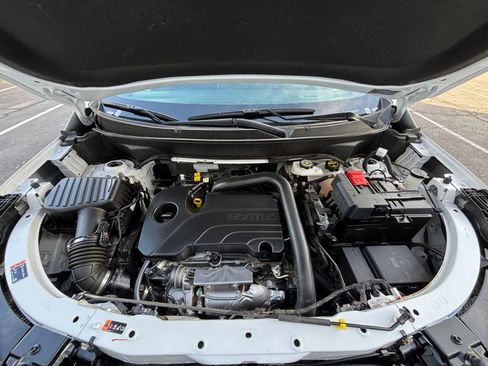 Used 2025 Chevrolet Equinox LT image 32