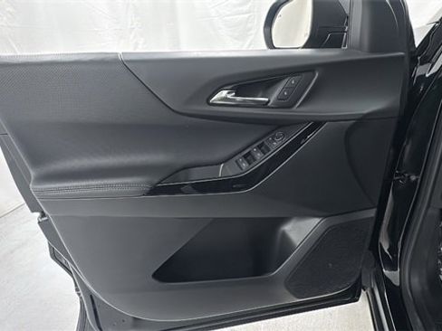 Used 2025 Chevrolet Equinox LT image 18