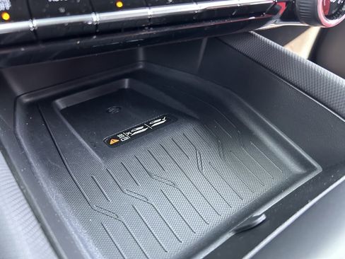 Used 2025 Chevrolet Equinox EV RS image 29