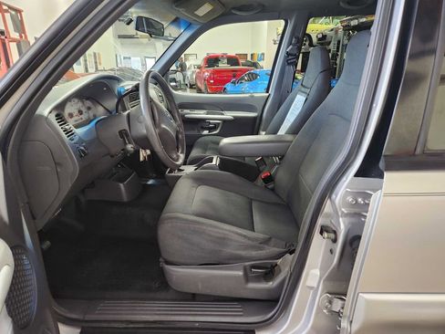 Used 2002 Ford Explorer Sport Trac 4x4 image 34