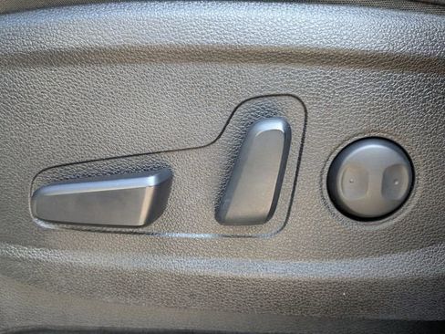 Used 2022 Kia Telluride EX w/ EX Premium Package image 26