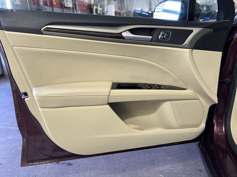 Used 2013 Ford Fusion SE image 12