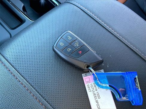 Used 2023 GMC Sierra 1500 AT4 w/ AT4 Premium Package image 29