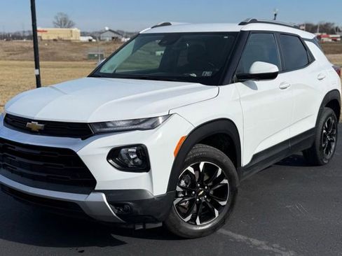 Used 2022 Chevrolet TrailBlazer LT w/ Convenience Package image 1