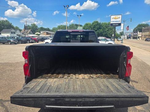 Used 2023 Chevrolet Silverado 1500 LT Trail Boss w/ Convenience Package II AWD/4WD image 6