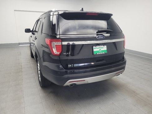 Used 2017 Ford Explorer XLT FWD image 6