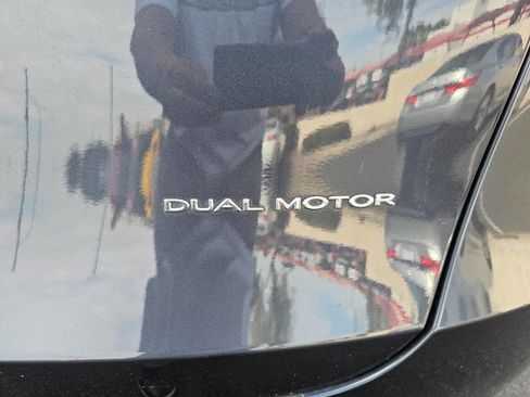 Used 2020 Tesla Model Y Long Range image 21