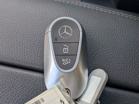 Used 2024 Mercedes-Benz C 300 Sedan image 29