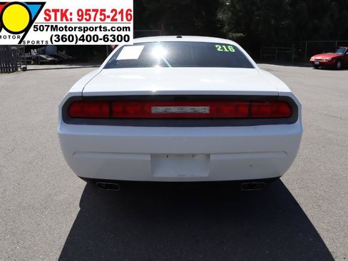 Used 2012 Dodge Challenger SXT Plus RWD image 8