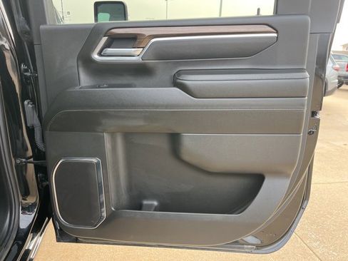 Used 2025 Chevrolet Silverado 2500 LT w/ Z71 Chrome Sport Edition image 47