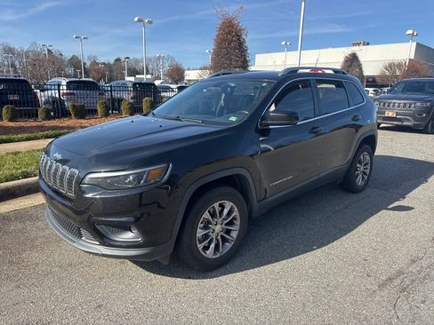 Used 2020 Jeep Cherokee Latitude Plus w/ Cold Weather Group image 2
