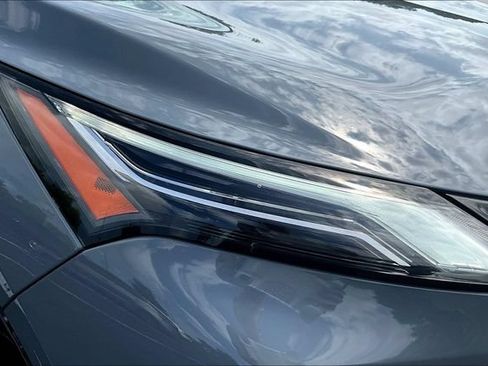 Used 2025 Nissan Rogue Platinum FWD image 32