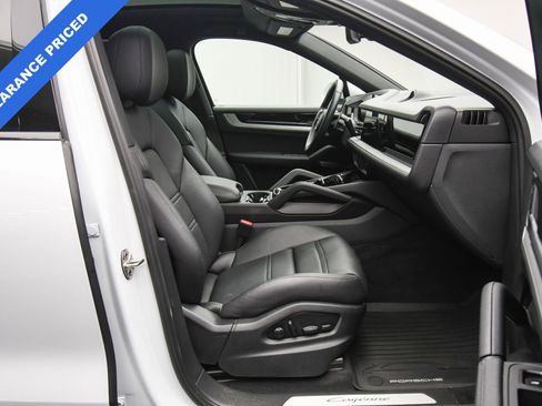 Used 2024 Porsche Cayenne Coupe image 46
