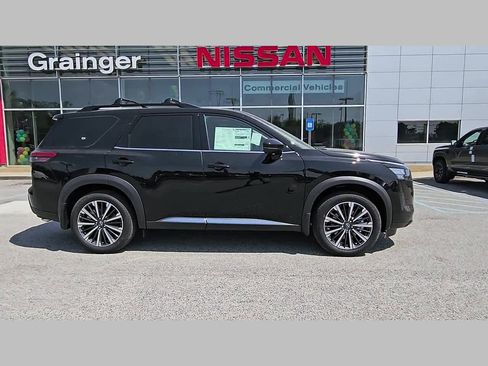New 2026 Nissan Pathfinder Platinum FWD image 36