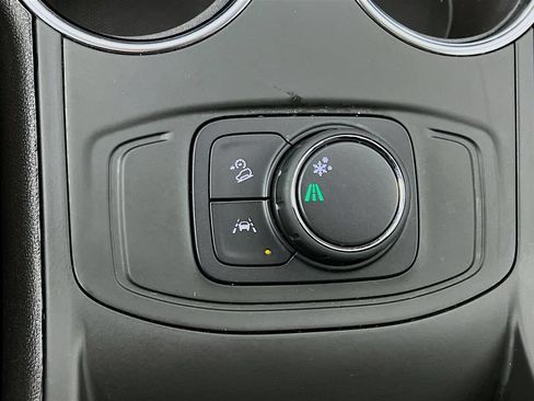 Used 2024 GMC Terrain SLE FWD image 31
