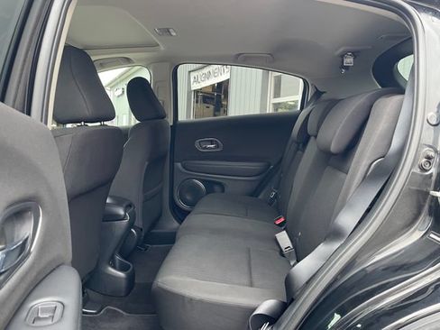 Used 2018 Honda HR-V EX image 12