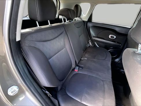 Used 2019 Kia Soul FWD image 18
