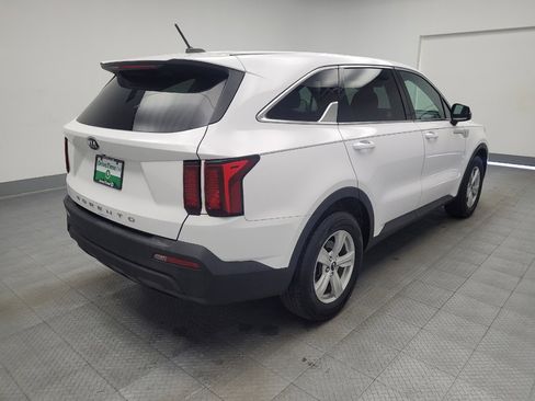 Used 2021 Kia Sorento LX image 9